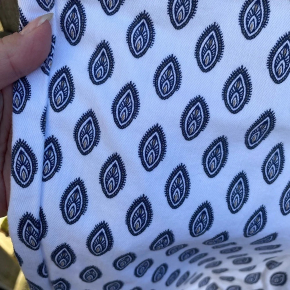 NWOT CHICOS SO SLIMMING PAISLEY GIRLFRIEND CROP PANTS - Picture 6 of 7